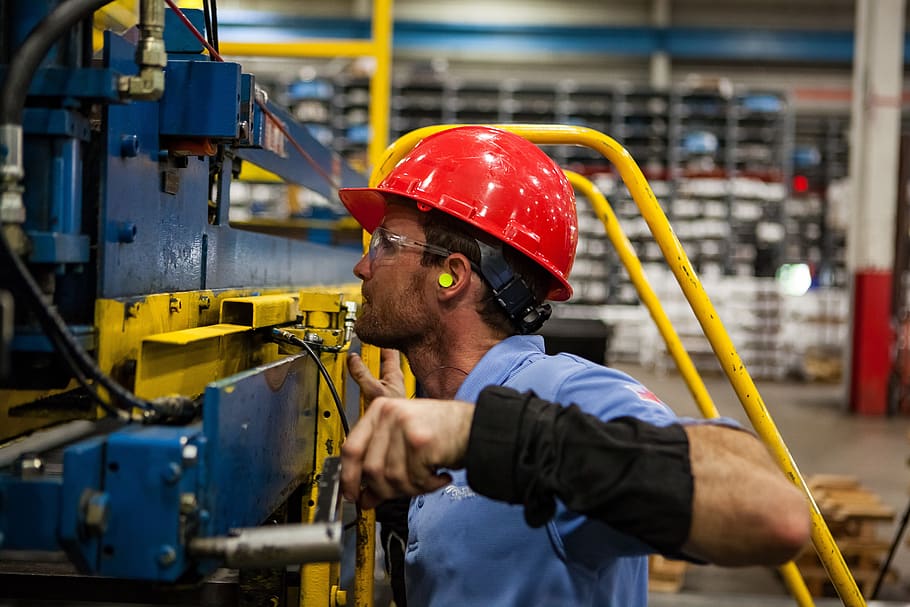 benefits of data analytics in manufacturing